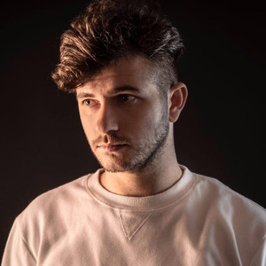 Robin Novaku资料,Robin Novaku最新歌曲,Robin NovakuMV视频,Robin Novaku音乐专辑,Robin Novaku好听的歌