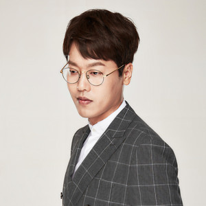 조커 (Joker)资料,조커 (Joker)最新歌曲,조커 (Joker)MV视频,조커 (Joker)音乐专辑,조커 (Joker)好听的歌