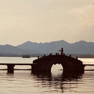 刘留资料,刘留最新歌曲,刘留MV视频,刘留音乐专辑,刘留好听的歌