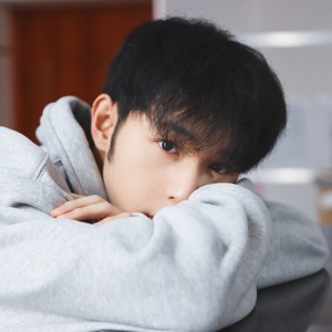 黄亦尘资料,黄亦尘最新歌曲,黄亦尘MV视频,黄亦尘音乐专辑,黄亦尘好听的歌