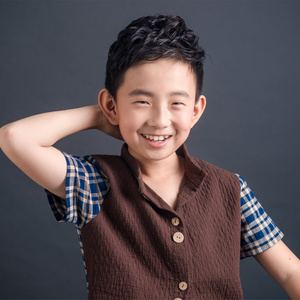 张一鸣资料,张一鸣最新歌曲,张一鸣MV视频,张一鸣音乐专辑,张一鸣好听的歌