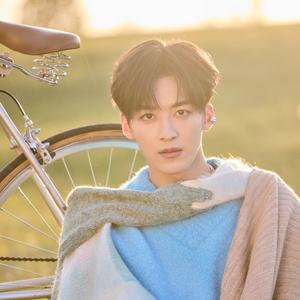 何洛洛资料,何洛洛最新歌曲,何洛洛MV视频,何洛洛音乐专辑,何洛洛好听的歌