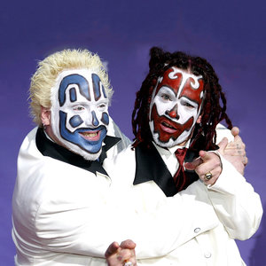 clown posse 中文名:跳梁小丑国籍:美国团员组成:violent j,shaggy 2