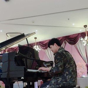 李亚哲资料,李亚哲最新歌曲,李亚哲MV视频,李亚哲音乐专辑,李亚哲好听的歌