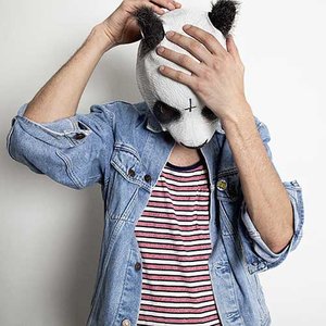 Cro资料,Cro最新歌曲,CroMV视频,Cro音乐专辑,Cro好听的歌