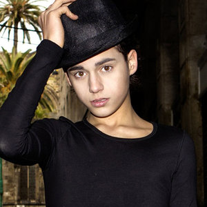 Andrea Renzullo资料,Andrea Renzullo最新歌曲,Andrea RenzulloMV视频,Andrea Renzullo音乐专辑,Andrea Renzullo好听的歌