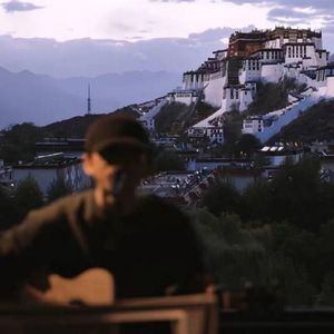 周周资料,周周最新歌曲,周周MV视频,周周音乐专辑,周周好听的歌