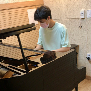 金嵩九资料,金嵩九最新歌曲,金嵩九MV视频,金嵩九音乐专辑,金嵩九好听的歌