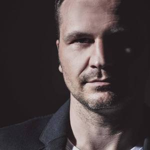 Roman Lindau资料,Roman Lindau最新歌曲,Roman LindauMV视频,Roman Lindau音乐专辑,Roman Lindau好听的歌