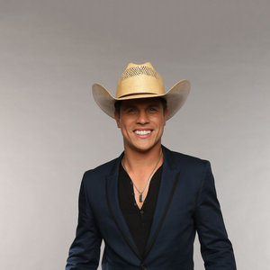 Dustin Lynch