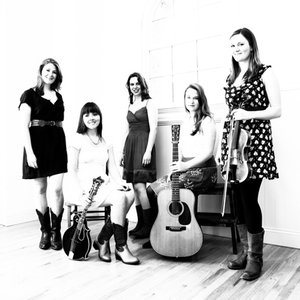 Della Mae