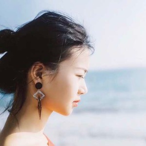 伊然资料,伊然最新歌曲,伊然MV视频,伊然音乐专辑,伊然好听的歌