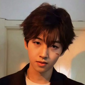 何希资料,何希最新歌曲,何希MV视频,何希音乐专辑,何希好听的歌