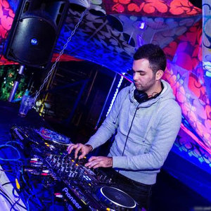 Fade资料,Fade最新歌曲,FadeMV视频,Fade音乐专辑,Fade好听的歌