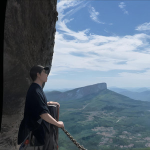 易钊鹏资料,易钊鹏最新歌曲,易钊鹏MV视频,易钊鹏音乐专辑,易钊鹏好听的歌