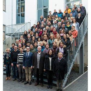 Chöre der Deutschen Oper Berlin资料,Chöre der Deutschen Oper Berlin最新歌曲,Chöre der Deutschen Oper BerlinMV视频,Chöre der Deutschen Oper Berlin音乐专辑,Chöre der Deutschen Oper Berlin好听的歌