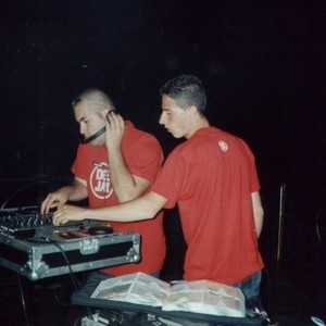 Simone Di Bella资料,Simone Di Bella最新歌曲,Simone Di BellaMV视频,Simone Di Bella音乐专辑,Simone Di Bella好听的歌