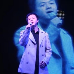把青春压进枪膛