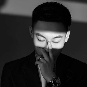 刘鸿哲资料,刘鸿哲最新歌曲,刘鸿哲MV视频,刘鸿哲音乐专辑,刘鸿哲好听的歌