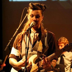 Hollie Smith资料,Hollie Smith最新歌曲,Hollie SmithMV视频,Hollie Smith音乐专辑,Hollie Smith好听的歌