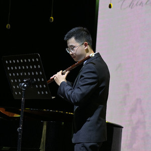 刘瑜资料,刘瑜最新歌曲,刘瑜MV视频,刘瑜音乐专辑,刘瑜好听的歌