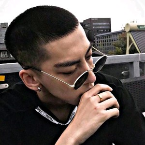 雨轩资料,雨轩最新歌曲,雨轩MV视频,雨轩音乐专辑,雨轩好听的歌