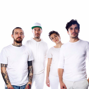 Late Guest At the Party资料,Late Guest At the Party最新歌曲,Late Guest At the PartyMV视频,Late Guest At the Party音乐专辑,Late Guest At the Party好听的歌