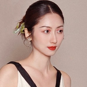 何靓珊资料,何靓珊最新歌曲,何靓珊MV视频,何靓珊音乐专辑,何靓珊好听的歌