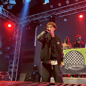 B-G资料,B-G最新歌曲,B-GMV视频,B-G音乐专辑,B-G好听的歌