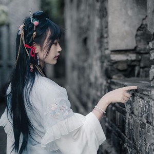 夏梨资料,夏梨最新歌曲,夏梨MV视频,夏梨音乐专辑,夏梨好听的歌