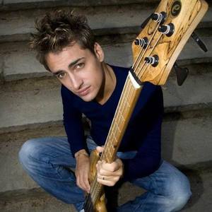 Charlie Moreno资料,Charlie Moreno最新歌曲,Charlie MorenoMV视频,Charlie Moreno音乐专辑,Charlie Moreno好听的歌