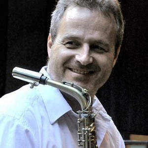 George Robert资料,George Robert最新歌曲,George RobertMV视频,George Robert音乐专辑,George Robert好听的歌