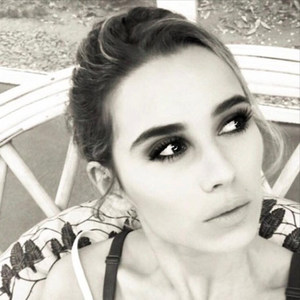 Marie Plassard资料,Marie Plassard最新歌曲,Marie PlassardMV视频,Marie Plassard音乐专辑,Marie Plassard好听的歌