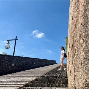 李奈资料,李奈最新歌曲,李奈MV视频,李奈音乐专辑,李奈好听的歌