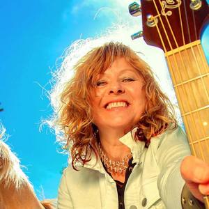 Celeste Carballo资料,Celeste Carballo最新歌曲,Celeste CarballoMV视频,Celeste Carballo音乐专辑,Celeste Carballo好听的歌