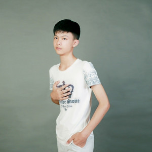 李松翰资料,李松翰最新歌曲,李松翰MV视频,李松翰音乐专辑,李松翰好听的歌