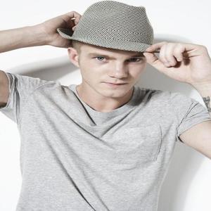 Ed Drewett资料,Ed Drewett最新歌曲,Ed DrewettMV视频,Ed Drewett音乐专辑,Ed Drewett好听的歌