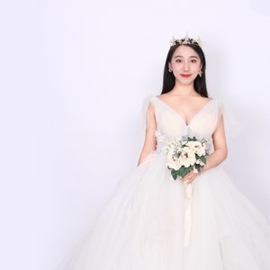 李依纯资料,李依纯最新歌曲,李依纯MV视频,李依纯音乐专辑,李依纯好听的歌