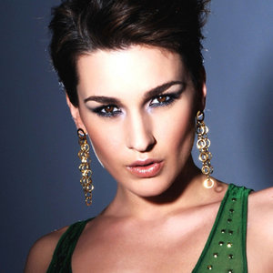 Elsa Lila资料,Elsa Lila最新歌曲,Elsa LilaMV视频,Elsa Lila音乐专辑,Elsa Lila好听的歌