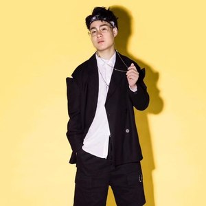 屈桐资料,屈桐最新歌曲,屈桐MV视频,屈桐音乐专辑,屈桐好听的歌