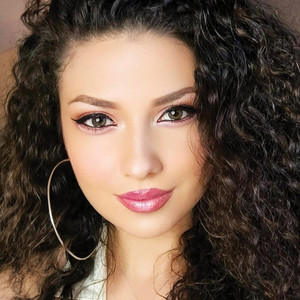 Giulia Mihai资料,Giulia Mihai最新歌曲,Giulia MihaiMV视频,Giulia Mihai音乐专辑,Giulia Mihai好听的歌