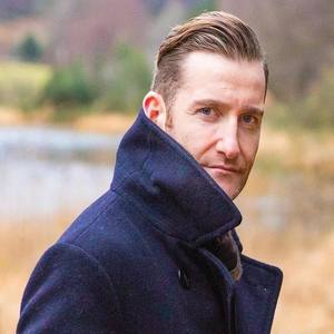 Paul Byrom资料,Paul Byrom最新歌曲,Paul ByromMV视频,Paul Byrom音乐专辑,Paul Byrom好听的歌