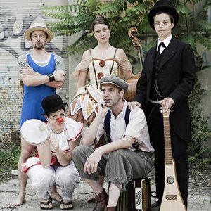 Clara Luzia资料,Clara Luzia最新歌曲,Clara LuziaMV视频,Clara Luzia音乐专辑,Clara Luzia好听的歌