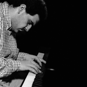 Róbert Lakatos资料,Róbert Lakatos最新歌曲,Róbert LakatosMV视频,Róbert Lakatos音乐专辑,Róbert Lakatos好听的歌