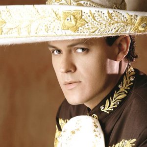 Pedrito Fernandez资料,Pedrito Fernandez最新歌曲,Pedrito FernandezMV视频,Pedrito Fernandez音乐专辑,Pedrito Fernandez好听的歌