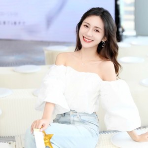 伊晗资料,伊晗最新歌曲,伊晗MV视频,伊晗音乐专辑,伊晗好听的歌