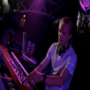 Luminescent资料,Luminescent最新歌曲,LuminescentMV视频,Luminescent音乐专辑,Luminescent好听的歌