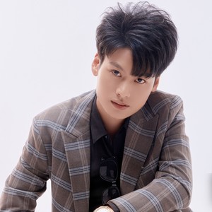 炎小松资料,炎小松最新歌曲,炎小松MV视频,炎小松音乐专辑,炎小松好听的歌