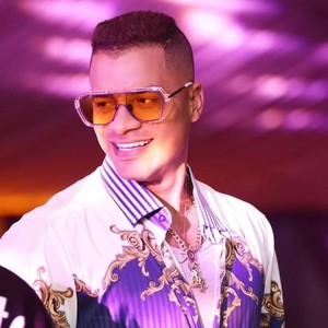 Hassan Shakosh资料,Hassan Shakosh最新歌曲,Hassan ShakoshMV视频,Hassan Shakosh音乐专辑,Hassan Shakosh好听的歌