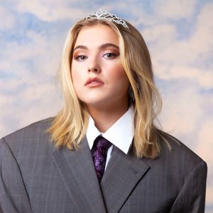 LOVA资料,LOVA最新歌曲,LOVAMV视频,LOVA音乐专辑,LOVA好听的歌